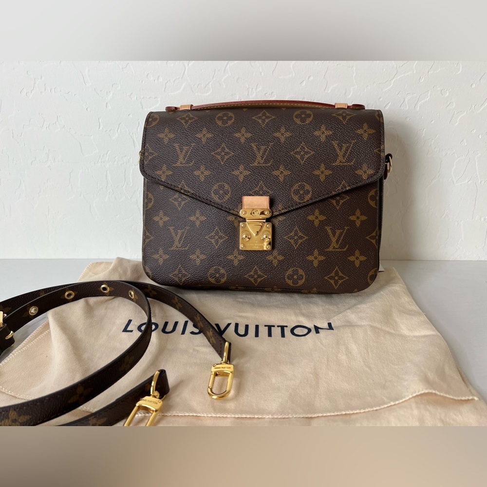 Louis Vuitton Pochette Metis Monogram Brown Shoulder Bag